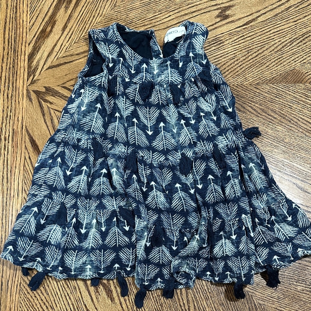 Chic Kids Dress with Arrow Pattern